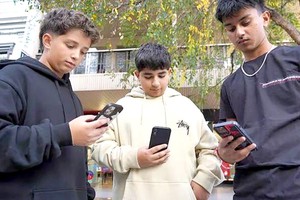 澳洲通过禁 16 岁以下人士用社媒