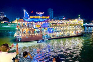 凭借纵横密集的河涌系统，九龙江平原可以发展并对接多种河上旅游产品。