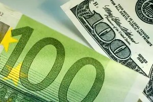 欧元对美元汇率跌至两年来新低