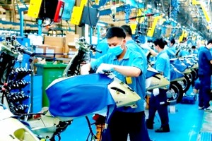 工业生产继续是高增长“火车头”