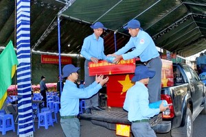 从柬埔寨接回 41 具烈士骸骨