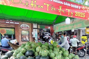 后江街“西瓜市场”非常热闹