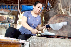 富和东米纸村里只有少数人家还保存手工制作。