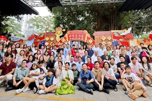 家族企业和各单位代表集体照。