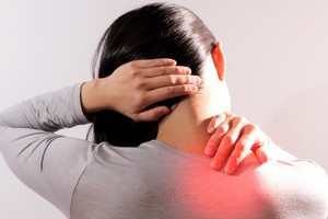 落枕是一种常见的颈部不适症状。