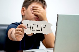 英每月超百起儿童性勒索报案