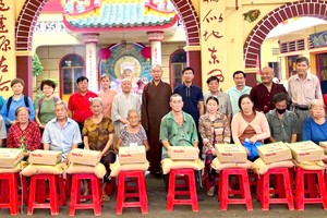 各界热心人士关照贫困家庭