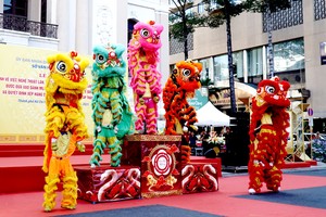 本市华人龙狮艺术被列入国家级非物质文化遗产名录。