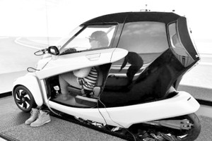 利用驾驶模拟器开展的晕车实验。