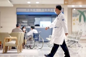 韩明年不再扩招医学生