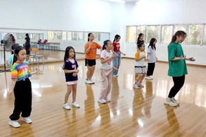 第十一郡舞蹈培训班。