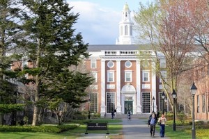 美国政府取消哈佛大学招收国际学生资质