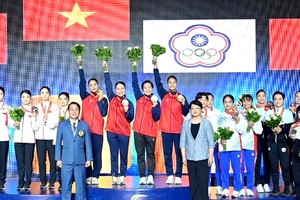 越南空手道队荣获女子套路金牌