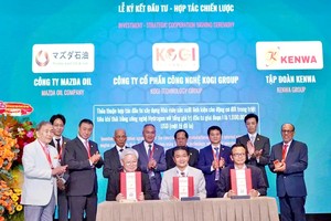 各家集团签署投资协定，建设东南亚地区的最大炼油厂和石油储存库项目，预计总投资额为50亿美元。