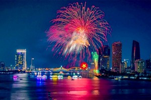 加拿大与中国烟花队开展角逐