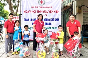 华人热心关怀贫童 传递温暖与希望