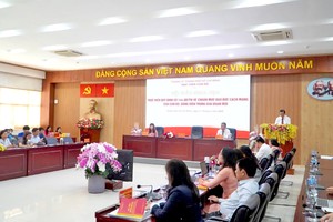 市干部学院举办关于实施第144号《规定》的科学研讨会。