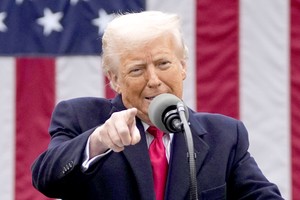 特朗普将在“两周内”决定是否对伊朗动武