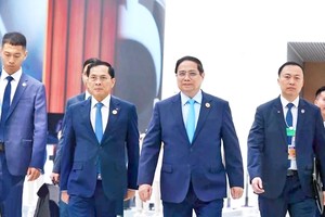 越南政府总理范明政一行出席世界经济论坛（WEF）第16届新领军者年会。