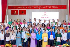 发扬集体团结精神 致力建设和谐社区