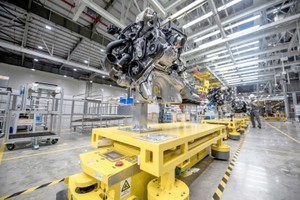 国内一家汽车自动组装线。