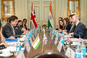 英印签署自由贸易协定