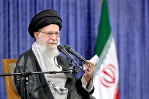 伊朗与英法德会谈前重申伊朗铀浓缩权利