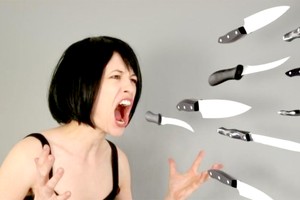 言语是一把“无形刀”