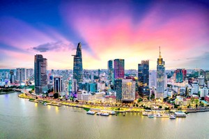 本市可望发展成为具有国际地位的特大城市。