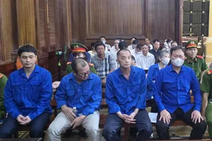 Các bị cáo tại phiên xét xử sơ thẩm