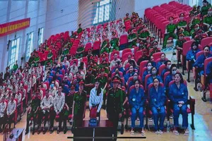 Bị cáo Andrea Aybar Carmona (người mẫu An Tây) trả lời thẩm vấn tại tòa. Ảnh: SONG MAI