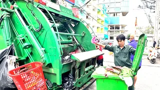 TPHCM: Khách du lịch đông, lượng rác thải tăng khoảng 40%/ngày