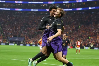 Barcelona trong trận thắng Galatasaray hồi tuần trước (Ảnh: THX)
