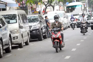 ​TP.HCM: giữ xe máy giá cao, giữ ôtô giá thấp