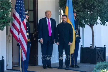 Tổng thống Mỹ Donald Trump trong cuộc gặp người đồng cấp Ukraine Volodymyr Zelensky tại Washington DC., ngày 17-10. Ảnh tư liệu: THX/TTXVN