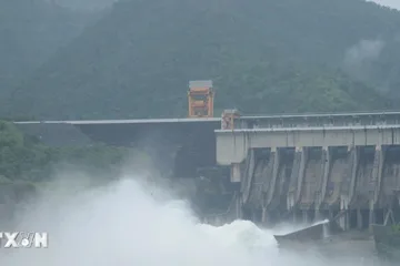 Thủy điện Sơn La mở cửa xả đáy với tổng lưu lượng xả 4.037 m3/s