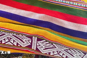 Gìn giữ làng nghề thổ cẩm gần 300 năm giữa đại ngàn Pù Luông