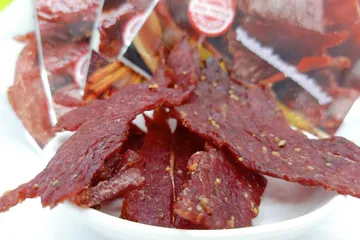 TPHCM: Tạm giữ 1 tấn khô bò không nguồn gốc bán trên facebook