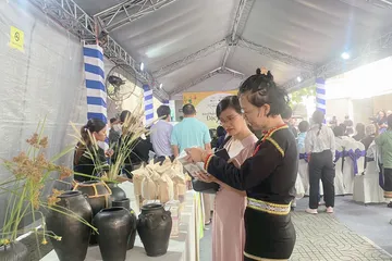 Nhiều sản phẩm độc đáo giới thiệu tại phiên chợ OCOP