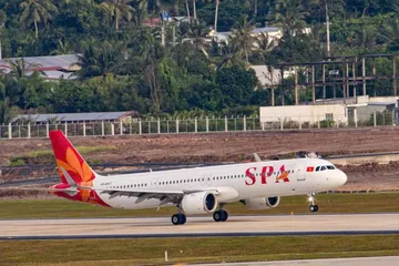 Máy bay của Sun PhuQuoc Airways hạ cánh trên đường băng số 2 Cảng hàng không quốc tế Phú Quốc. Ảnh: MINH QUỐC