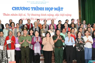 Phó Bí thư Thành ủy TPHCM Văn Thị Bạch Tuyết: Chăm lo người có công là mệnh lệnh từ trái tim