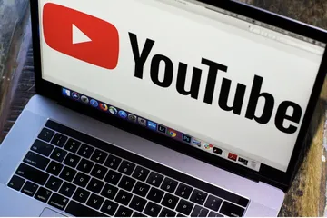 YouTube gặp sự cố gián đoạn hoạt động trong ngày 18-2. Ảnh: ANGELA LANG/CNET