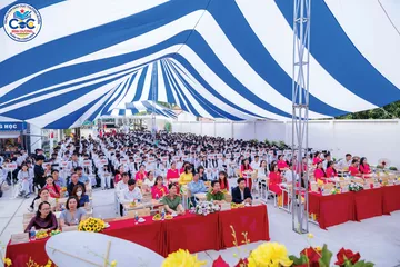 Những dấu ấn ngày khai trường 