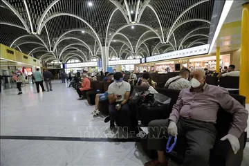 Hành khách tại sân bay quốc tế Baghdad, Iraq. Ảnh: THX/TTXVN