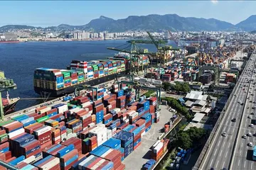 Cảng hàng hóa ở Rio de Janeiro, Brazil. Ảnh: THX/TTXVN