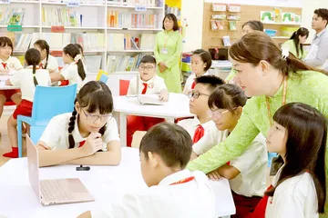 Gỡ 'nút thắt' thiếu giáo viên tại TPHCM