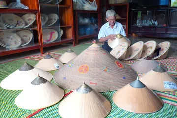 Làng chằm nón ngựa hơn 300 tuổi 