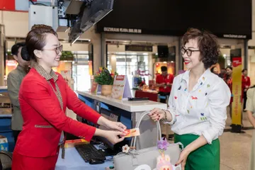 Hành khách Vietjet làm thủ tục tại sân bay Tân Sơn Nhất.