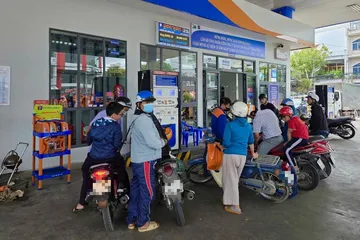 Giá xăng dầu tiếp tục tăng 'sốc' chỉ sau 2 ngày điều chỉnh