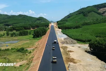 Bộ Xây dựng cảnh báo hàng loạt các dự án giao thông trọng điểm chậm tiến độ